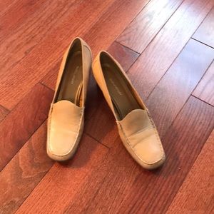 Naturalizer tan pumps 10 Favorite now too narrow